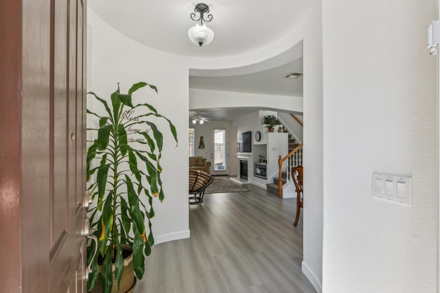 Detail Gallery Image 4 of 29 For 2428 Hanson Dr, Fairfield,  CA 94533 - 3 Beds | 2/1 Baths