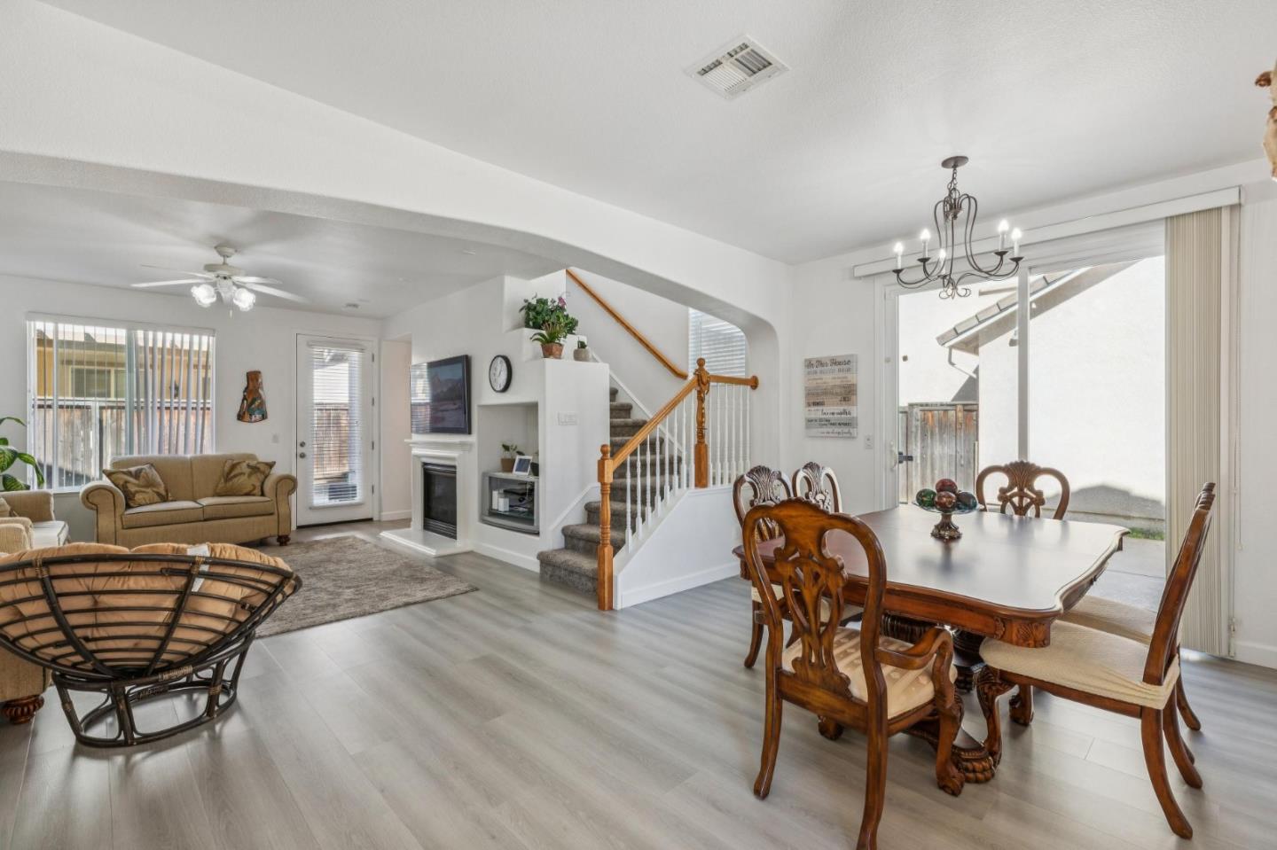 Detail Gallery Image 5 of 29 For 2428 Hanson Dr, Fairfield,  CA 94533 - 3 Beds | 2/1 Baths