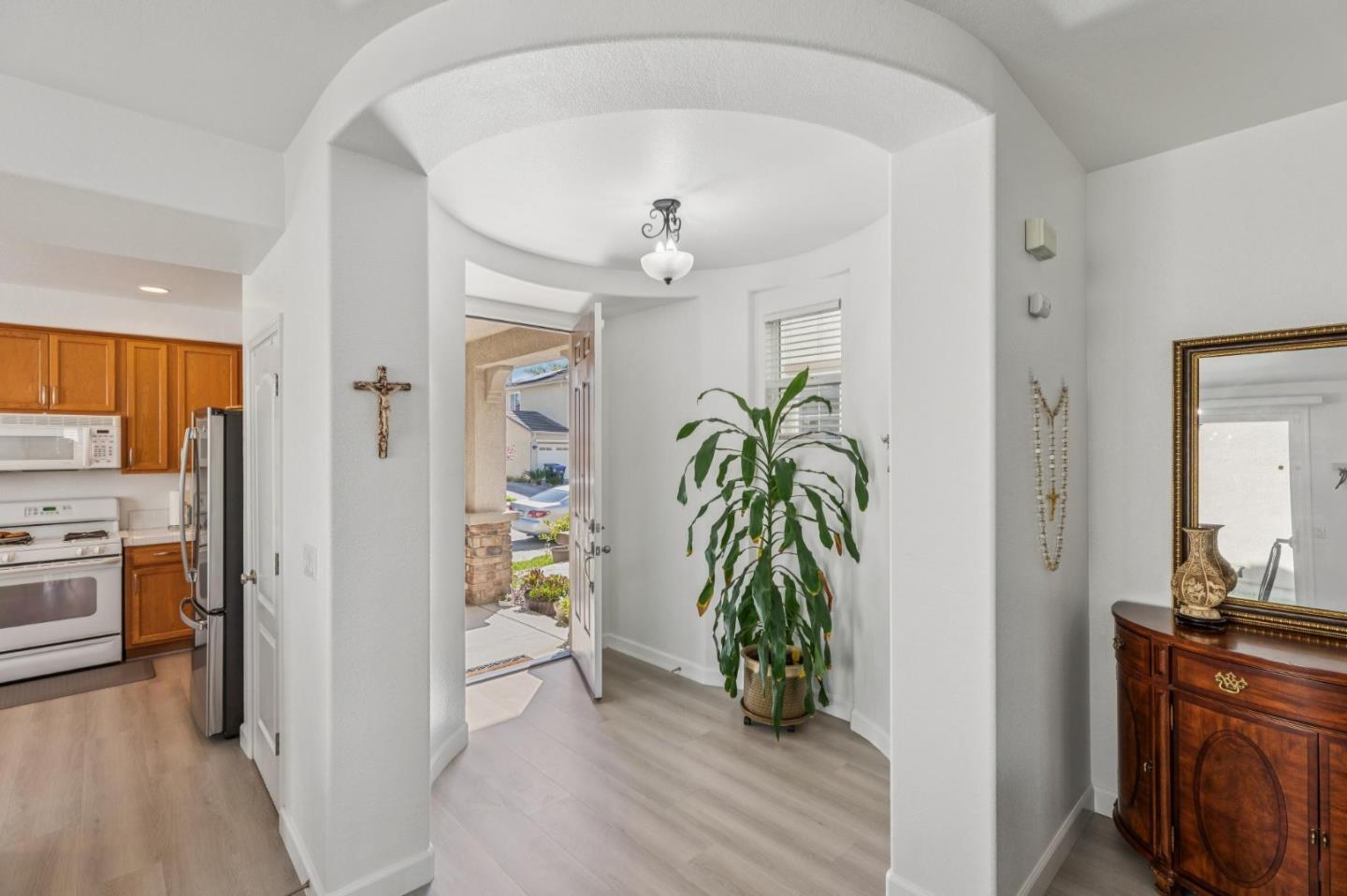 Detail Gallery Image 6 of 29 For 2428 Hanson Dr, Fairfield,  CA 94533 - 3 Beds | 2/1 Baths