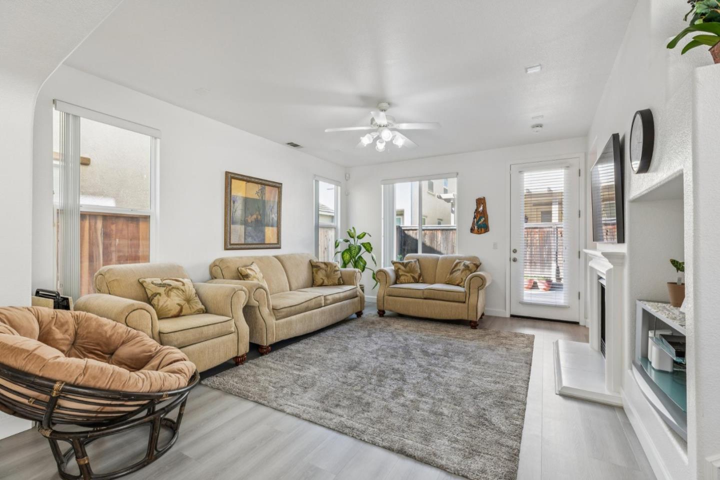 Detail Gallery Image 9 of 29 For 2428 Hanson Dr, Fairfield,  CA 94533 - 3 Beds | 2/1 Baths