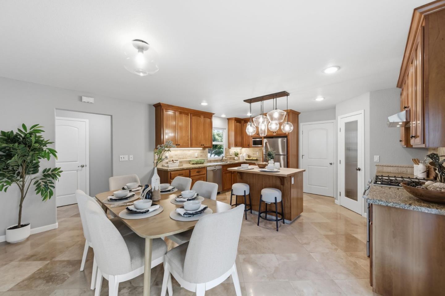 Detail Gallery Image 2 of 21 For 61 N Leigh Ave, Campbell,  CA 95008 - 3 Beds | 2 Baths