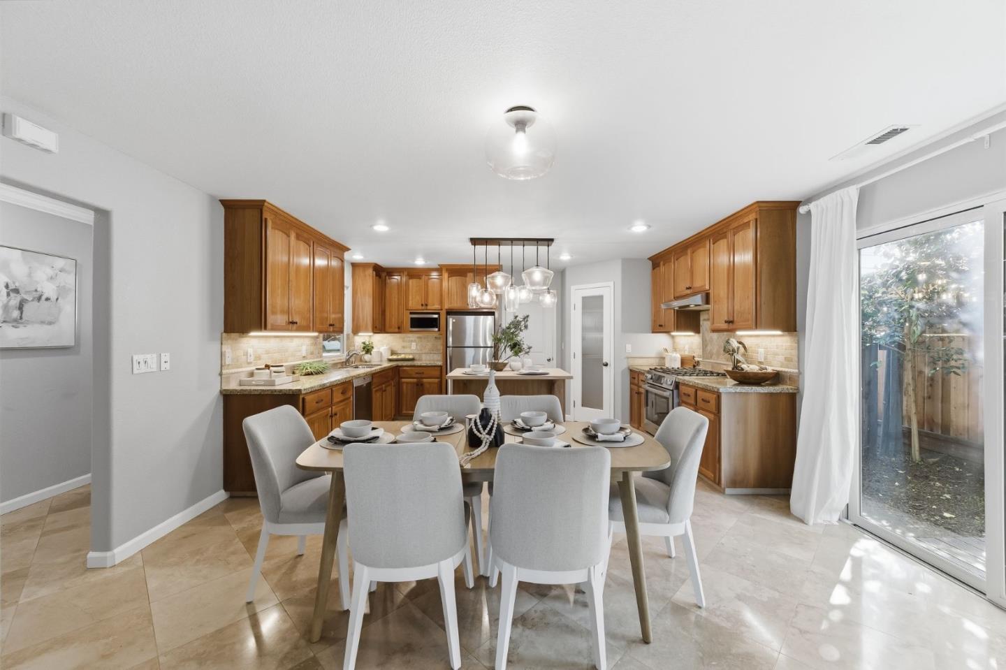 Detail Gallery Image 5 of 21 For 61 N Leigh Ave, Campbell,  CA 95008 - 3 Beds | 2 Baths