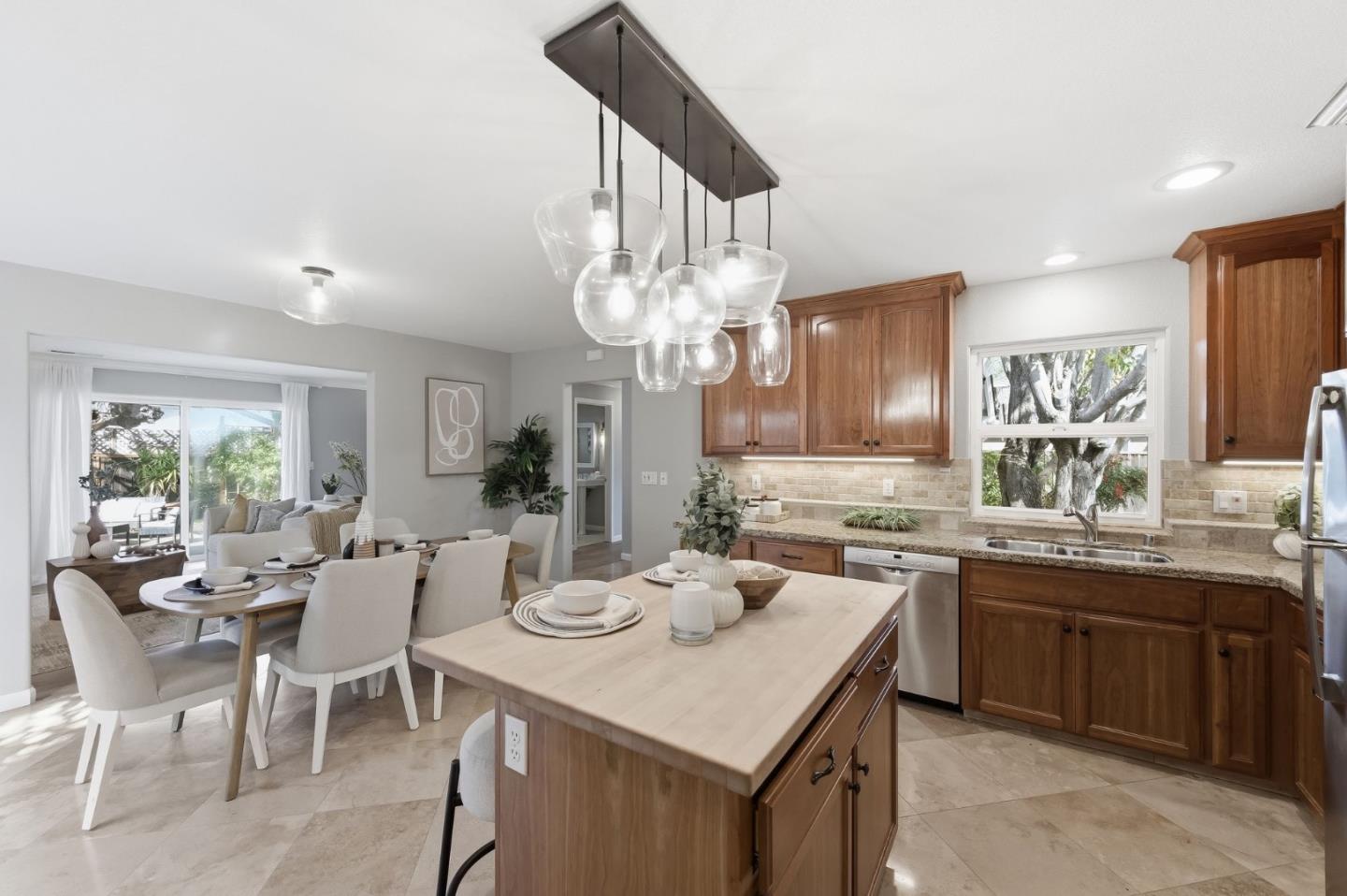 Detail Gallery Image 8 of 21 For 61 N Leigh Ave, Campbell,  CA 95008 - 3 Beds | 2 Baths