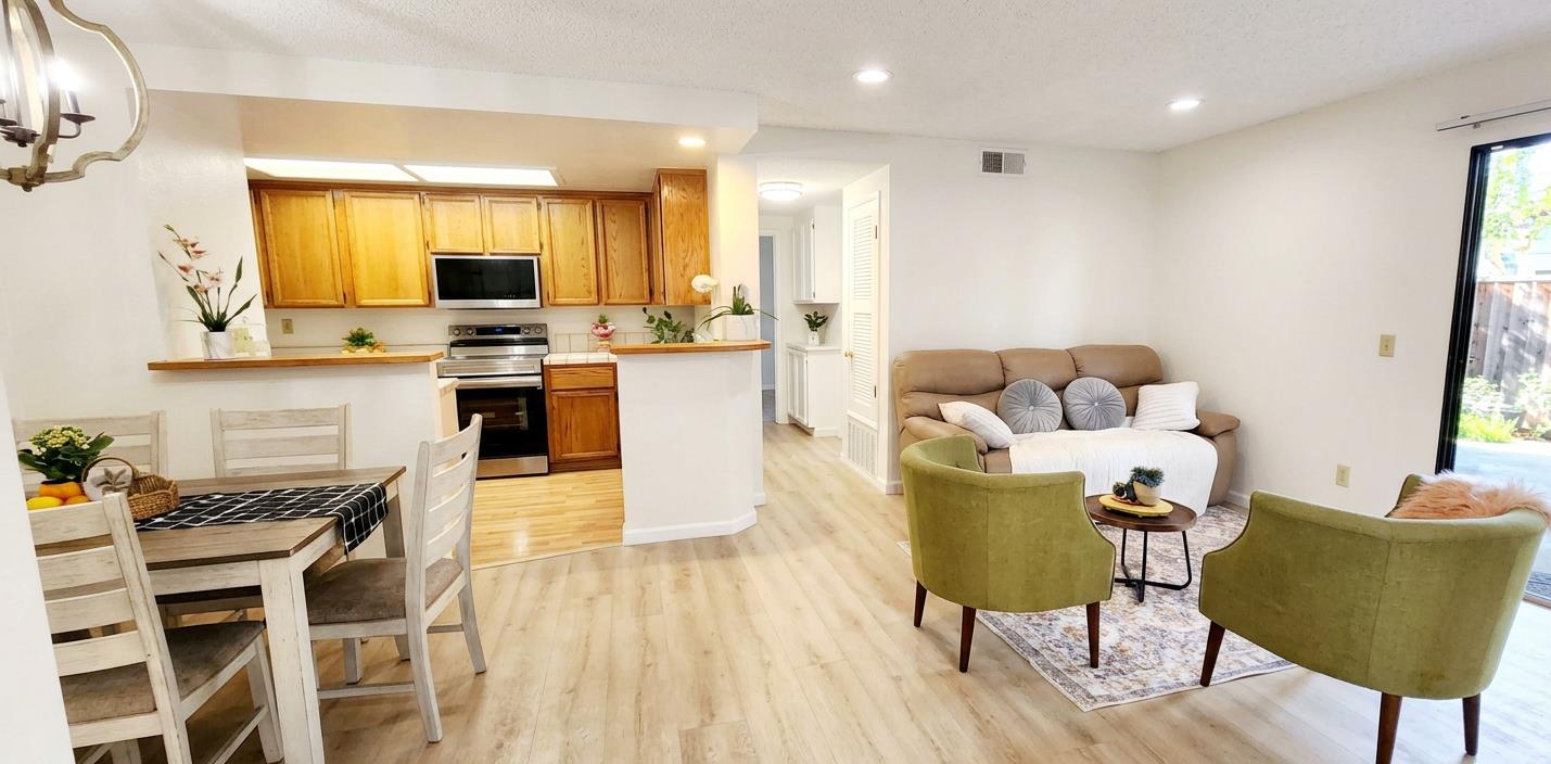 Detail Gallery Image 5 of 22 For 4943 Conway Ter, Fremont,  CA 94555 - 2 Beds | 2 Baths