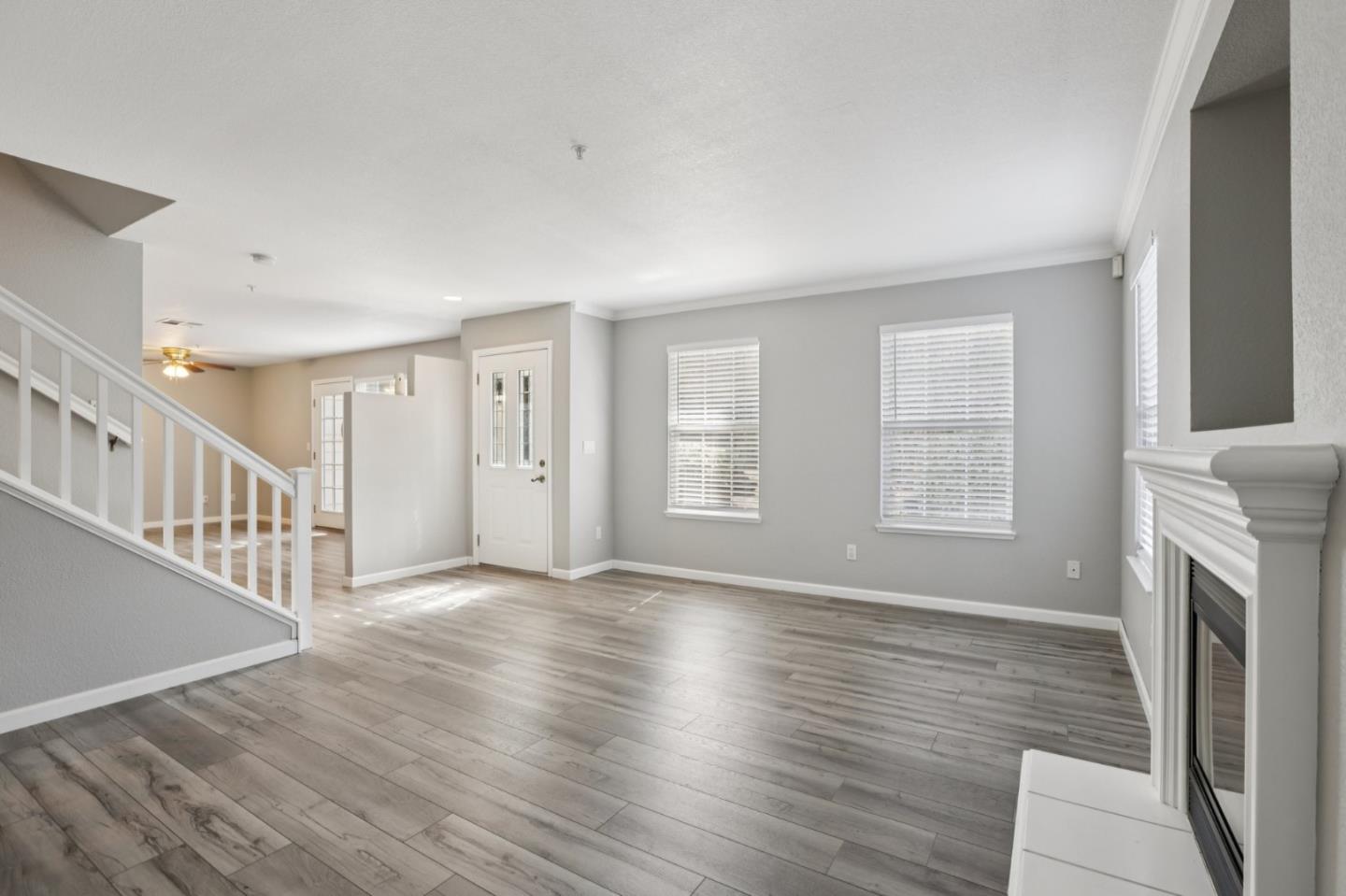 Detail Gallery Image 2 of 42 For 2159 Walsingham Ct #62,  Tracy,  CA 95376 - 3 Beds | 2/1 Baths