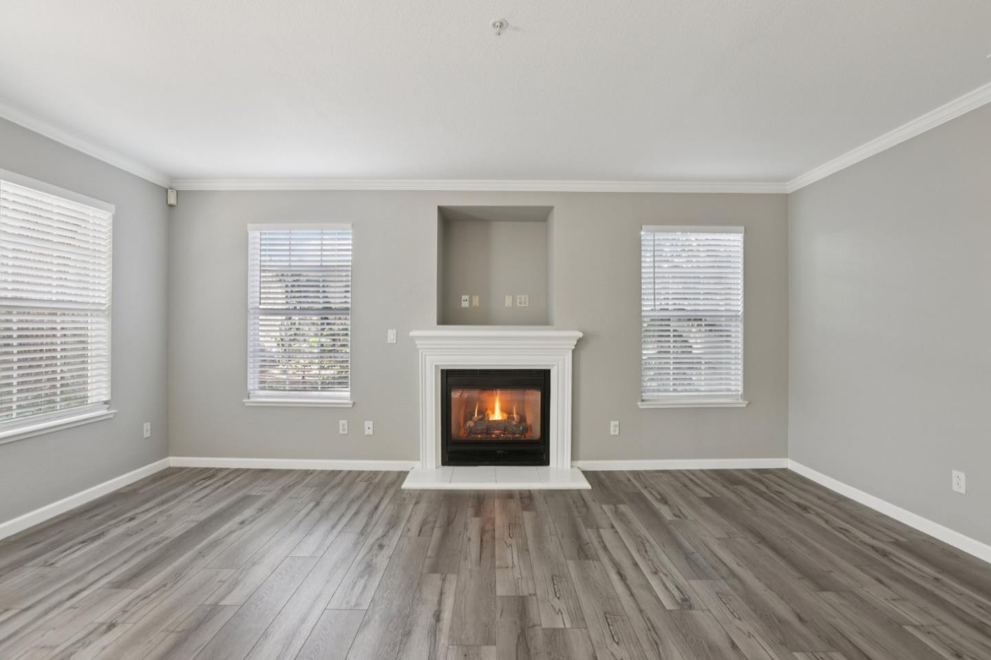 Detail Gallery Image 4 of 42 For 2159 Walsingham Ct #62,  Tracy,  CA 95376 - 3 Beds | 2/1 Baths