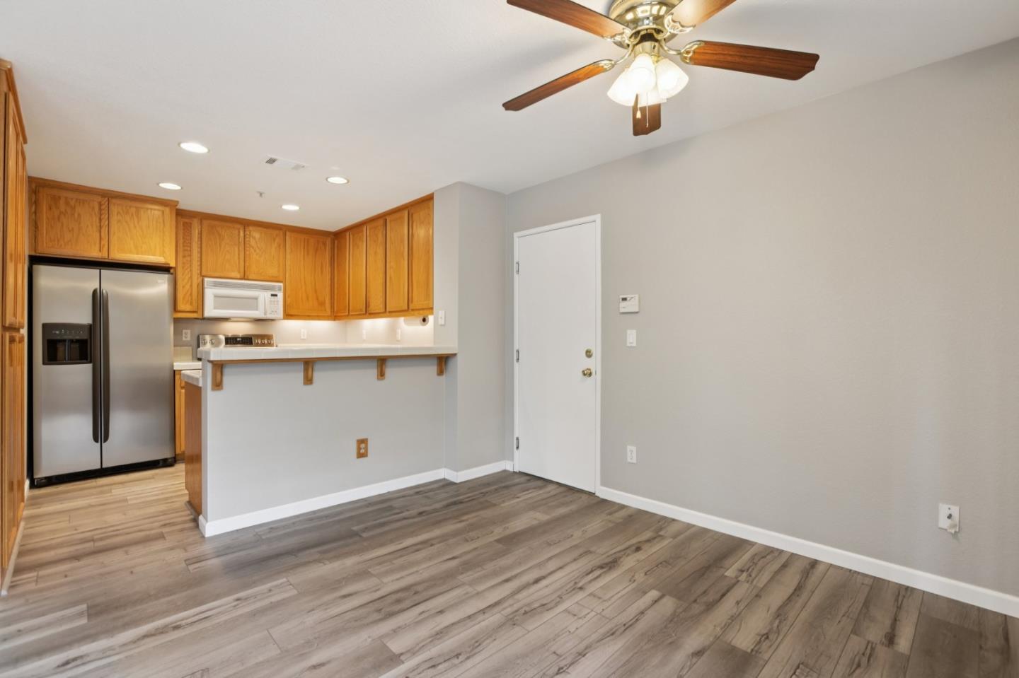 Detail Gallery Image 8 of 42 For 2159 Walsingham Ct #62,  Tracy,  CA 95376 - 3 Beds | 2/1 Baths