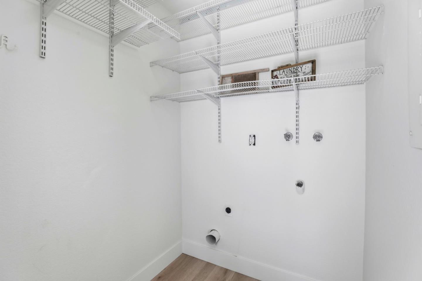 Detail Gallery Image 13 of 42 For 1555 Hecker Pass Rd #H102,  Gilroy,  CA 95020 - 2 Beds | 2 Baths