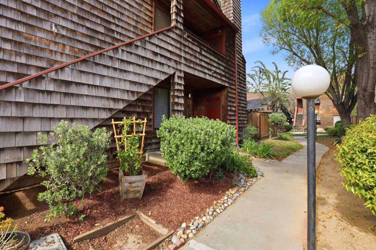 Detail Gallery Image 32 of 42 For 1555 Hecker Pass Rd #H102,  Gilroy,  CA 95020 - 2 Beds | 2 Baths