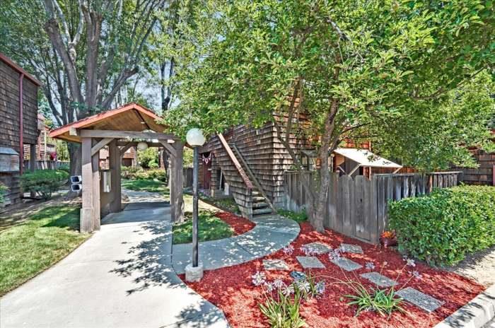 Detail Gallery Image 39 of 42 For 1555 Hecker Pass Rd #H102,  Gilroy,  CA 95020 - 2 Beds | 2 Baths