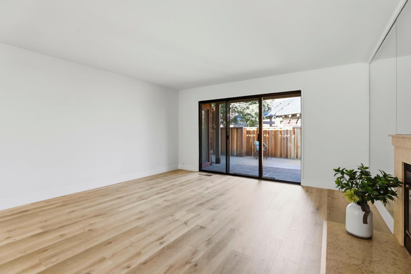 Detail Gallery Image 5 of 42 For 1555 Hecker Pass Rd #H102,  Gilroy,  CA 95020 - 2 Beds | 2 Baths