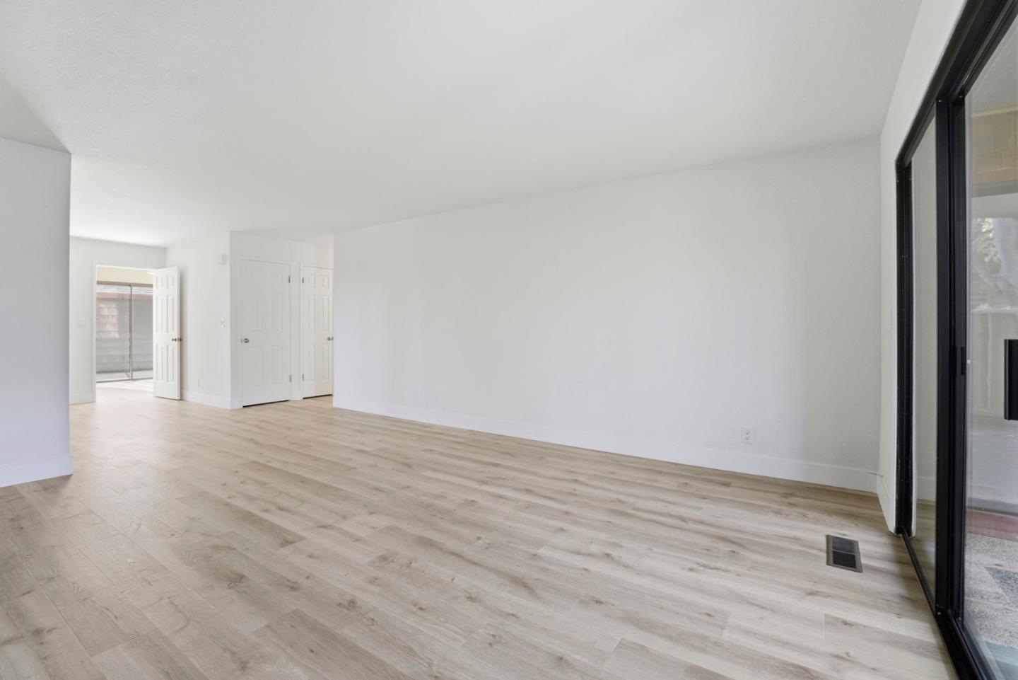 Detail Gallery Image 7 of 42 For 1555 Hecker Pass Rd #H102,  Gilroy,  CA 95020 - 2 Beds | 2 Baths