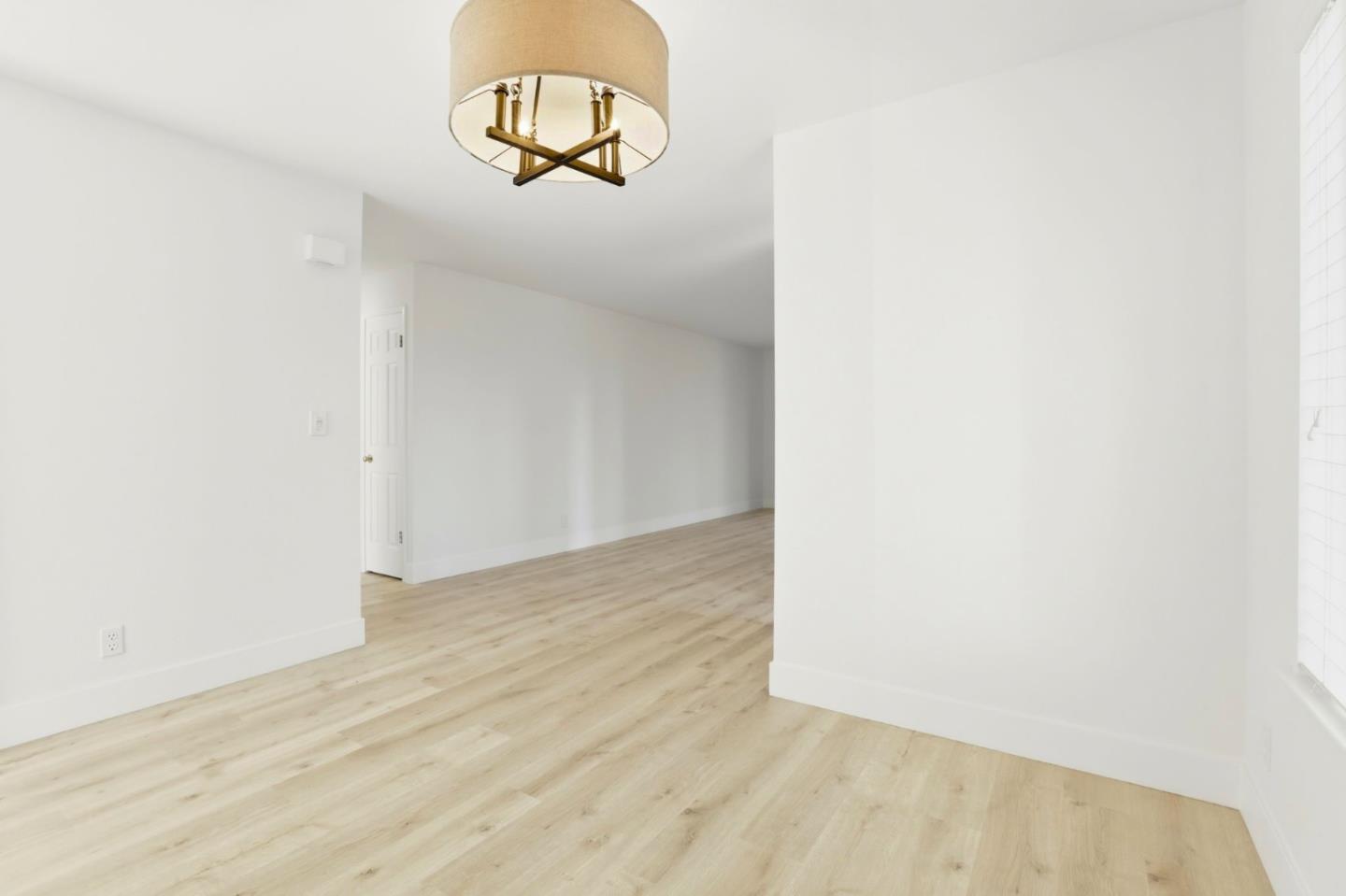 Detail Gallery Image 8 of 42 For 1555 Hecker Pass Rd #H102,  Gilroy,  CA 95020 - 2 Beds | 2 Baths