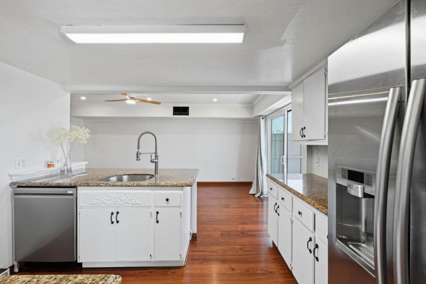 Detail Gallery Image 10 of 43 For 1214 Admiralty Ln, Foster City,  CA 94404 - 3 Beds | 2/1 Baths