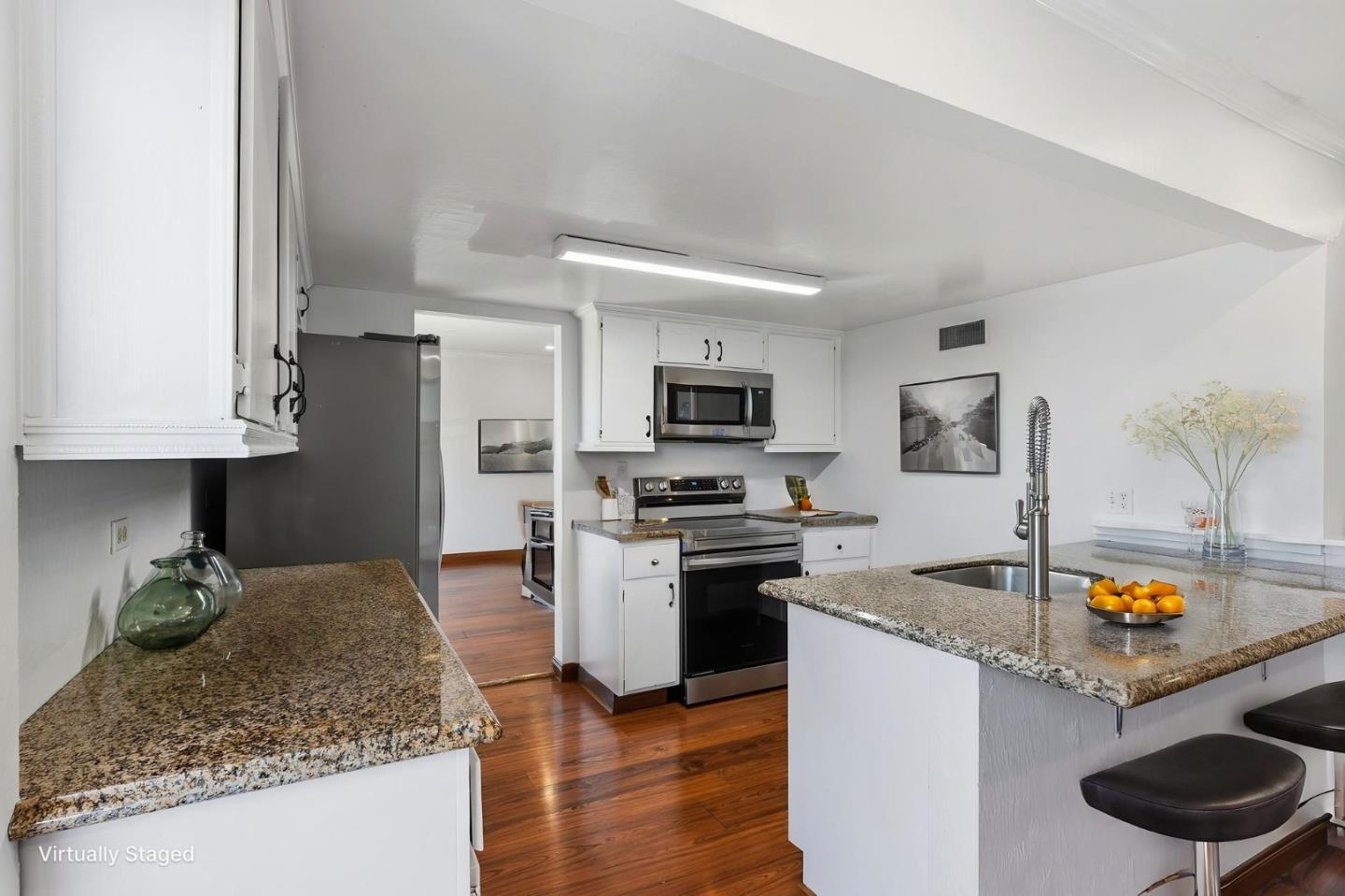 Detail Gallery Image 14 of 43 For 1214 Admiralty Ln, Foster City,  CA 94404 - 3 Beds | 2/1 Baths