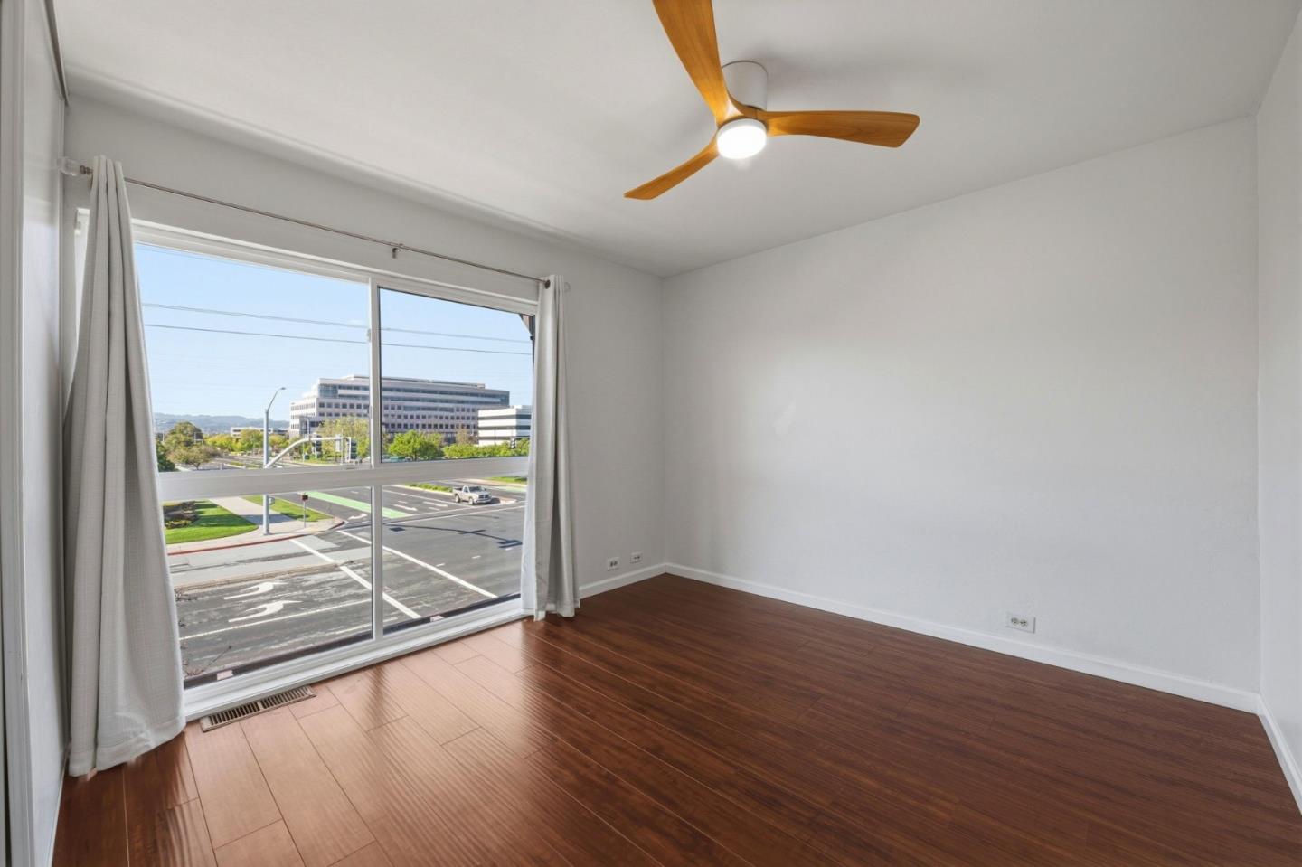 Detail Gallery Image 22 of 43 For 1214 Admiralty Ln, Foster City,  CA 94404 - 3 Beds | 2/1 Baths