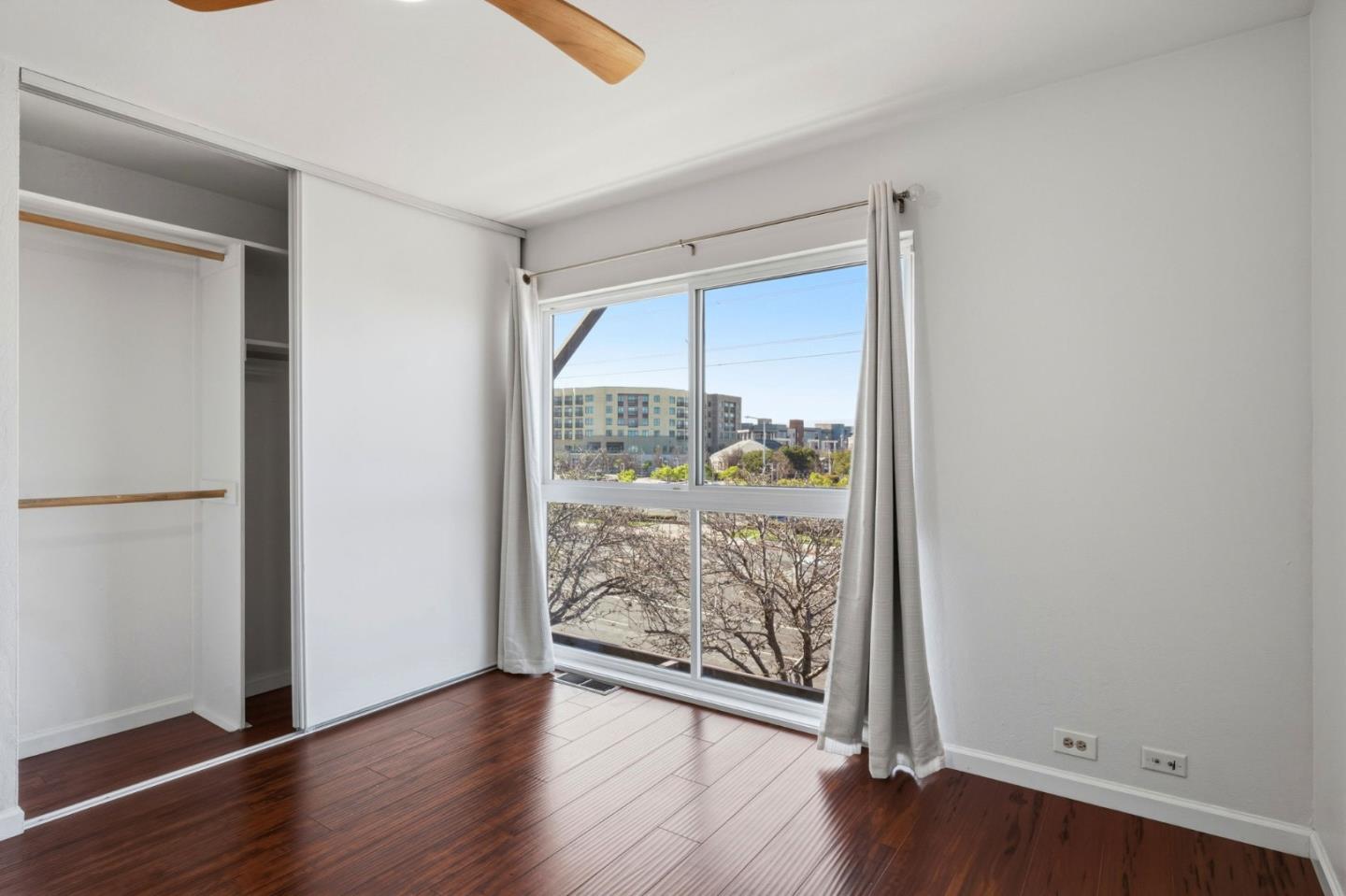 Detail Gallery Image 24 of 43 For 1214 Admiralty Ln, Foster City,  CA 94404 - 3 Beds | 2/1 Baths