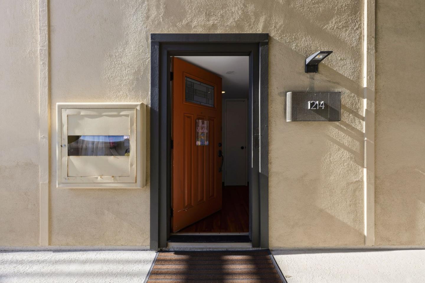 Detail Gallery Image 3 of 43 For 1214 Admiralty Ln, Foster City,  CA 94404 - 3 Beds | 2/1 Baths