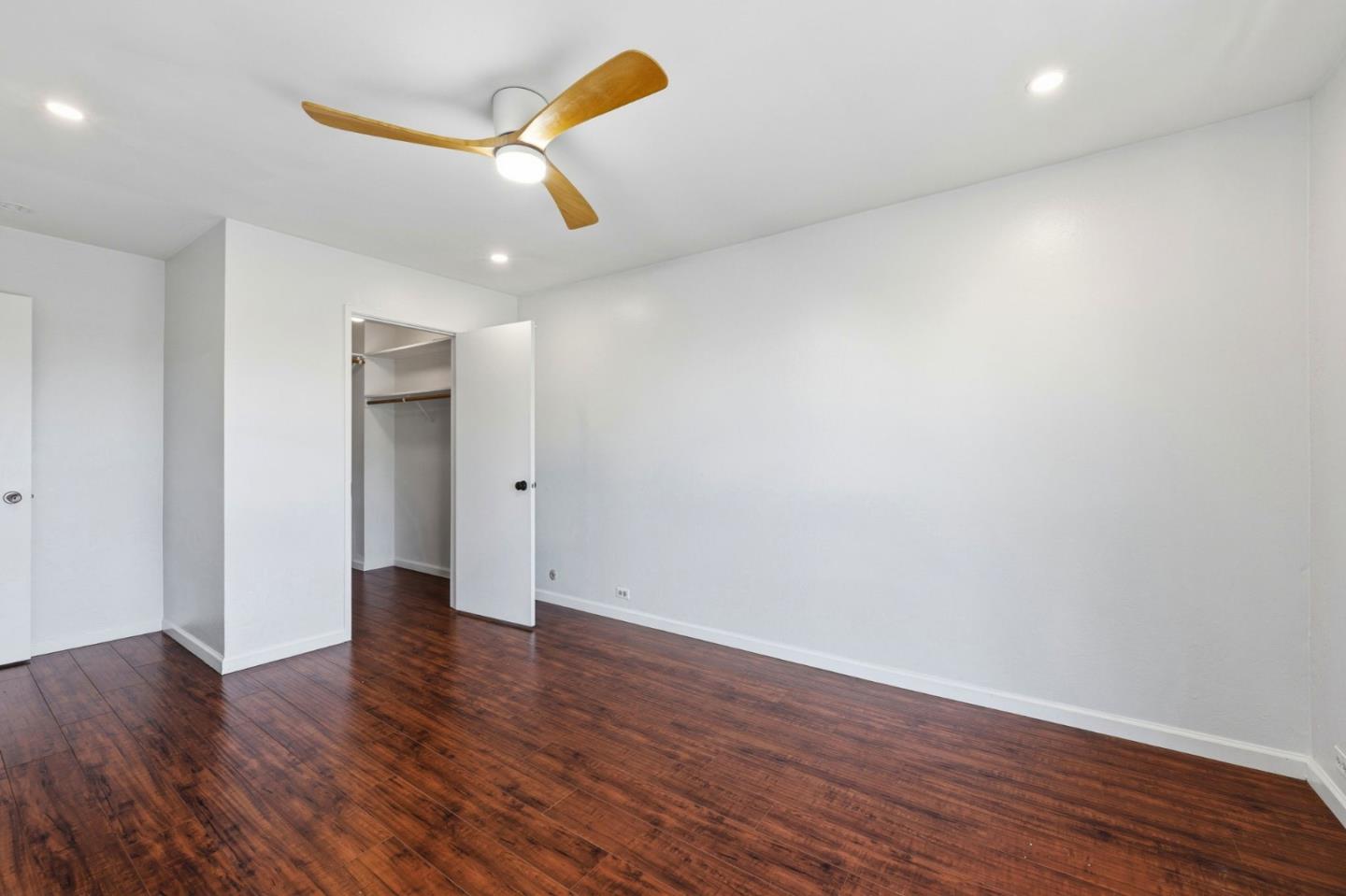 Detail Gallery Image 31 of 43 For 1214 Admiralty Ln, Foster City,  CA 94404 - 3 Beds | 2/1 Baths