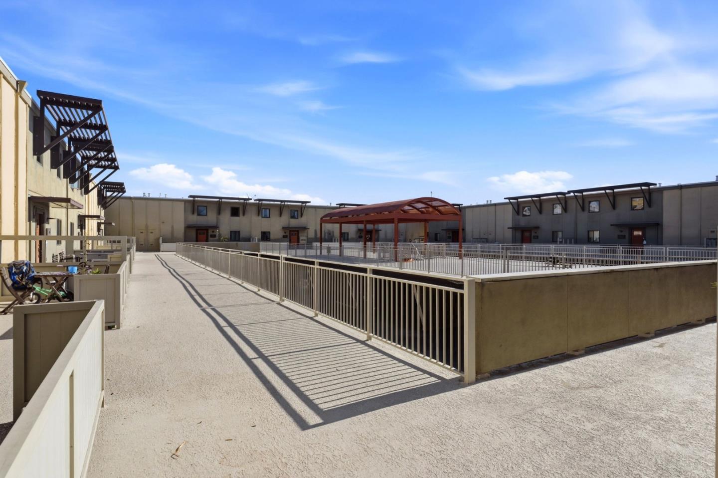 Detail Gallery Image 36 of 43 For 1214 Admiralty Ln, Foster City,  CA 94404 - 3 Beds | 2/1 Baths