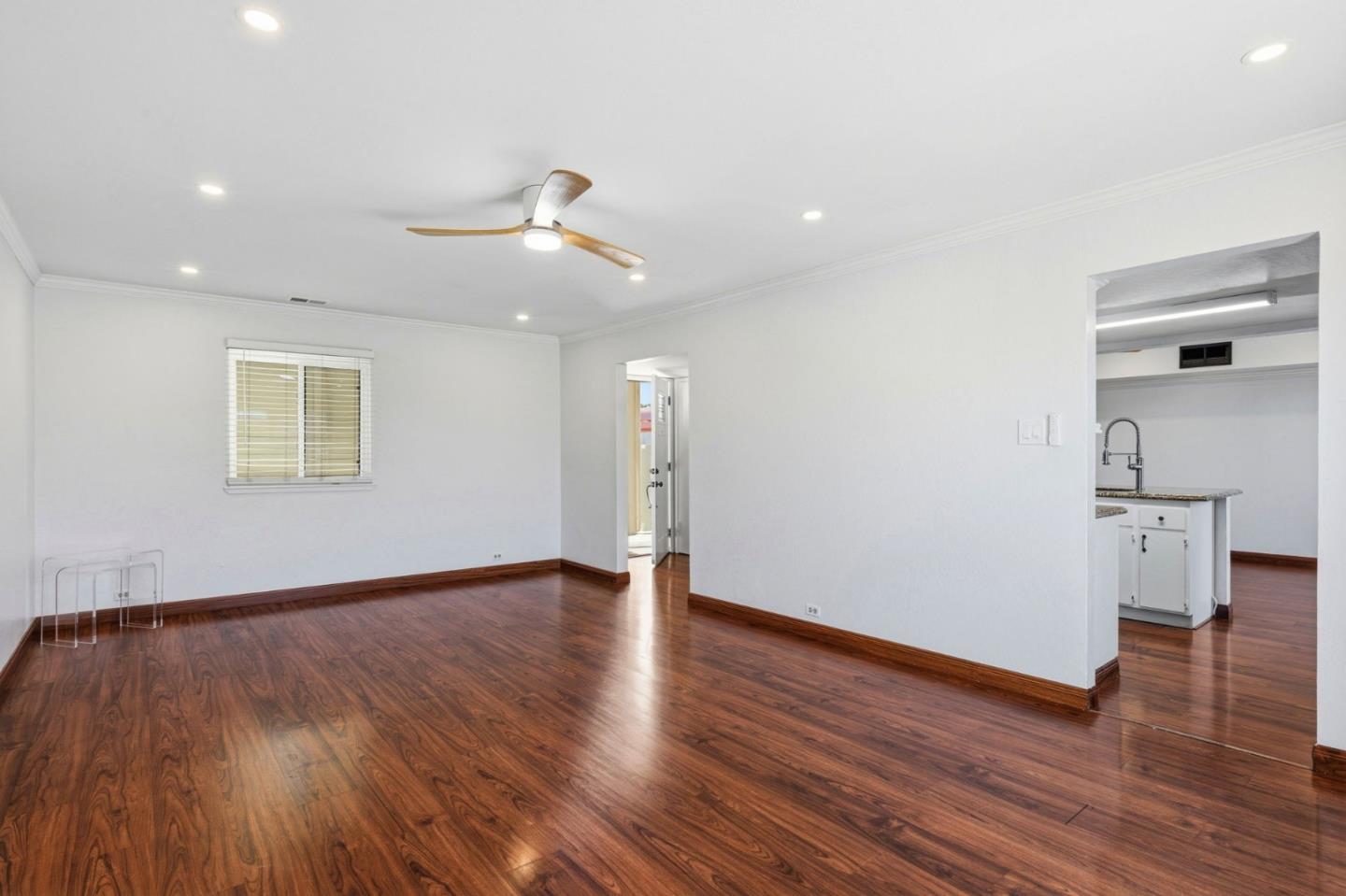 Detail Gallery Image 7 of 43 For 1214 Admiralty Ln, Foster City,  CA 94404 - 3 Beds | 2/1 Baths