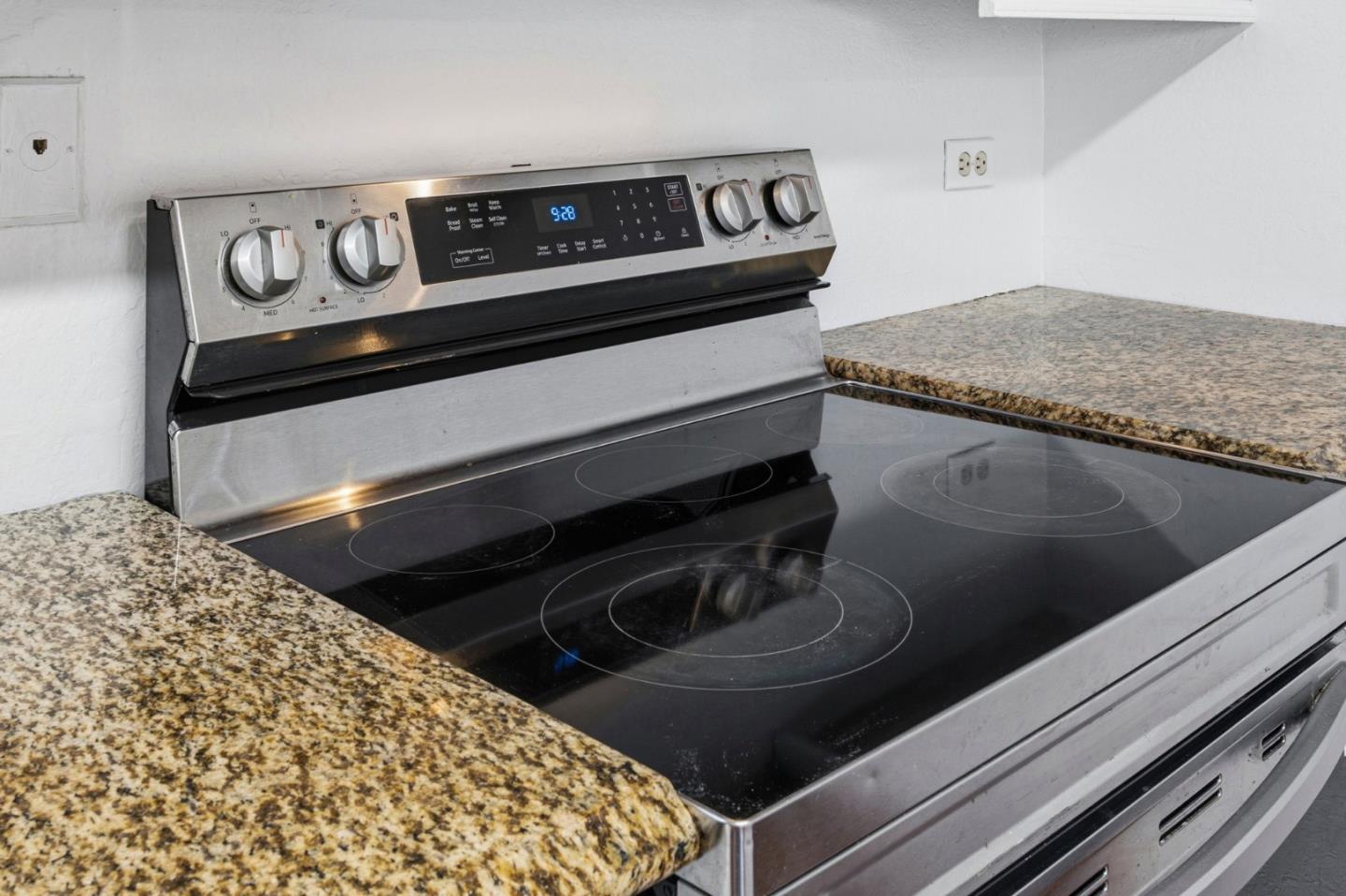 Detail Gallery Image 9 of 43 For 1214 Admiralty Ln, Foster City,  CA 94404 - 3 Beds | 2/1 Baths