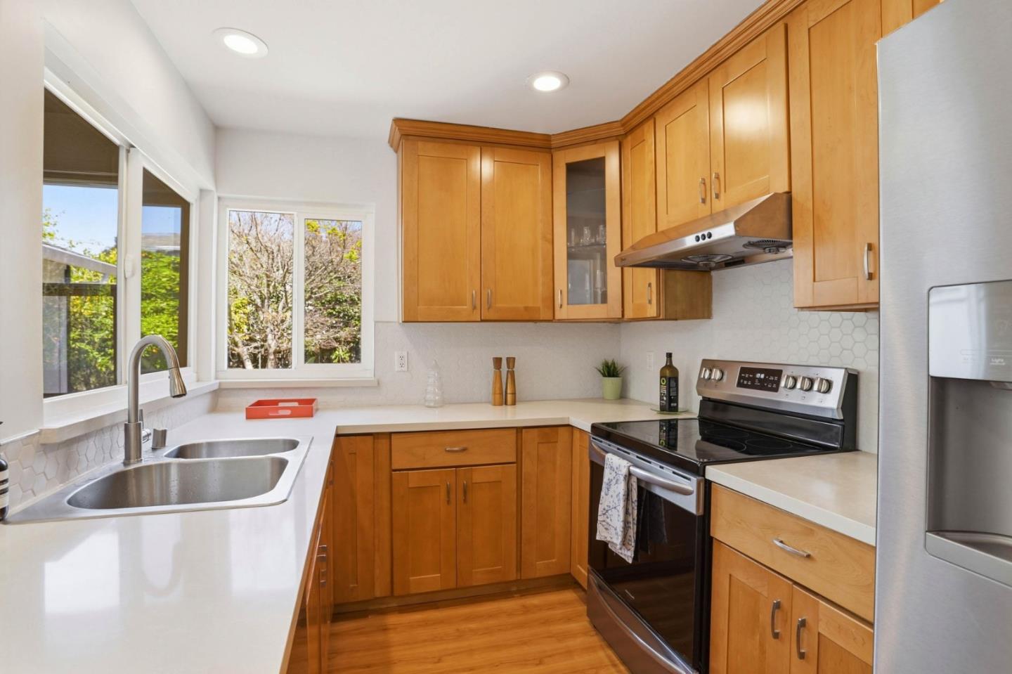 Detail Gallery Image 12 of 26 For 545 E Arques Ave, Sunnyvale,  CA 94085 - 3 Beds | 2 Baths