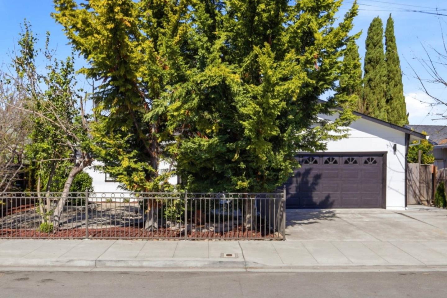 Detail Gallery Image 2 of 26 For 545 E Arques Ave, Sunnyvale,  CA 94085 - 3 Beds | 2 Baths