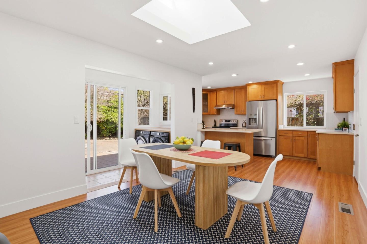 Detail Gallery Image 8 of 26 For 545 E Arques Ave, Sunnyvale,  CA 94085 - 3 Beds | 2 Baths