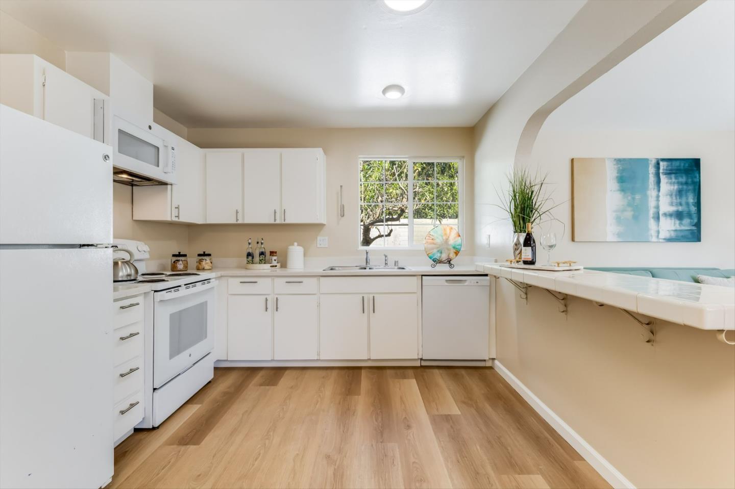 Detail Gallery Image 9 of 31 For 1314 Old Abbey Pl, San Jose,  CA 95132 - 3 Beds | 2 Baths