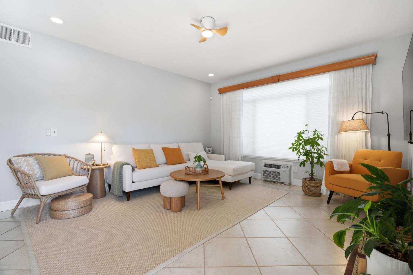 Detail Gallery Image 3 of 28 For 95 Hobson St 6a,  San Jose,  CA 95110 - 2 Beds | 2 Baths