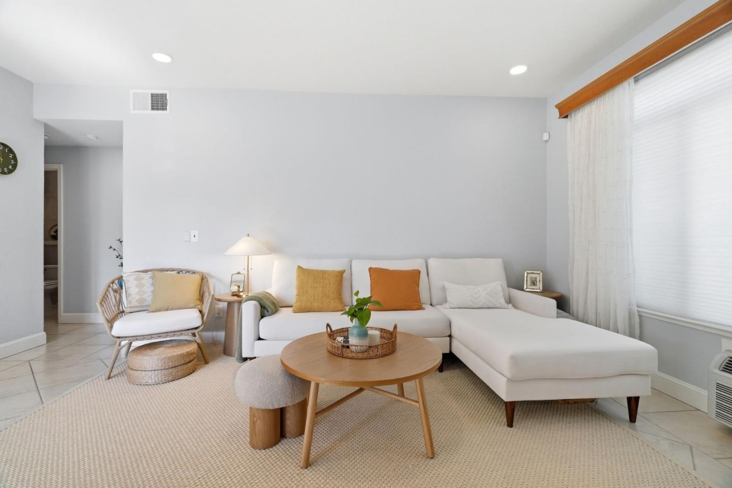 Detail Gallery Image 4 of 28 For 95 Hobson St 6a,  San Jose,  CA 95110 - 2 Beds | 2 Baths