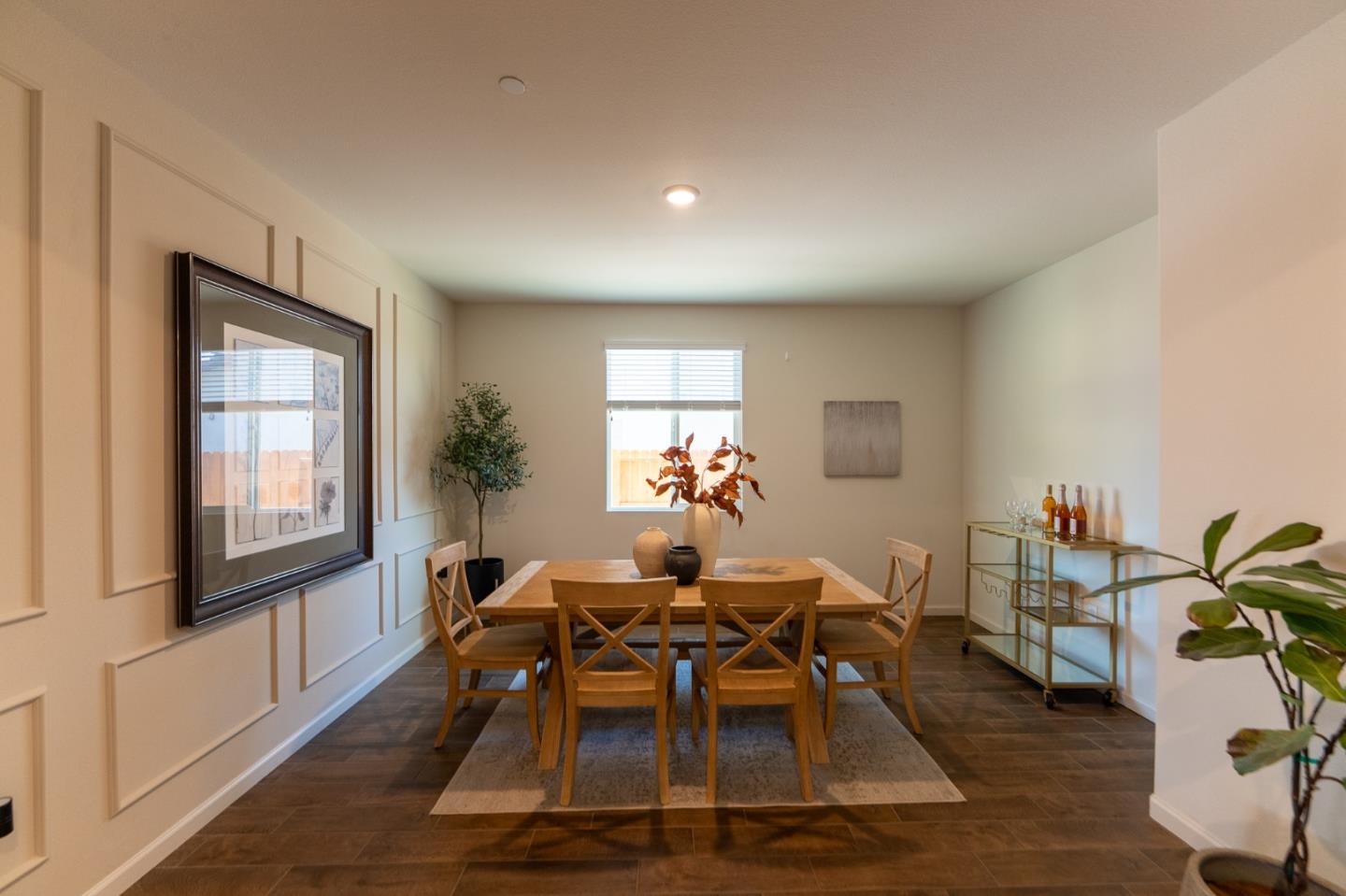 Detail Gallery Image 17 of 61 For 1880 Violet Dr, Hollister,  CA 95023 - 5 Beds | 3/1 Baths