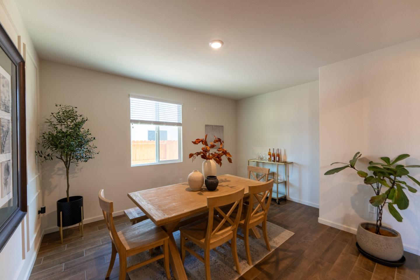 Detail Gallery Image 19 of 61 For 1880 Violet Dr, Hollister,  CA 95023 - 5 Beds | 3/1 Baths