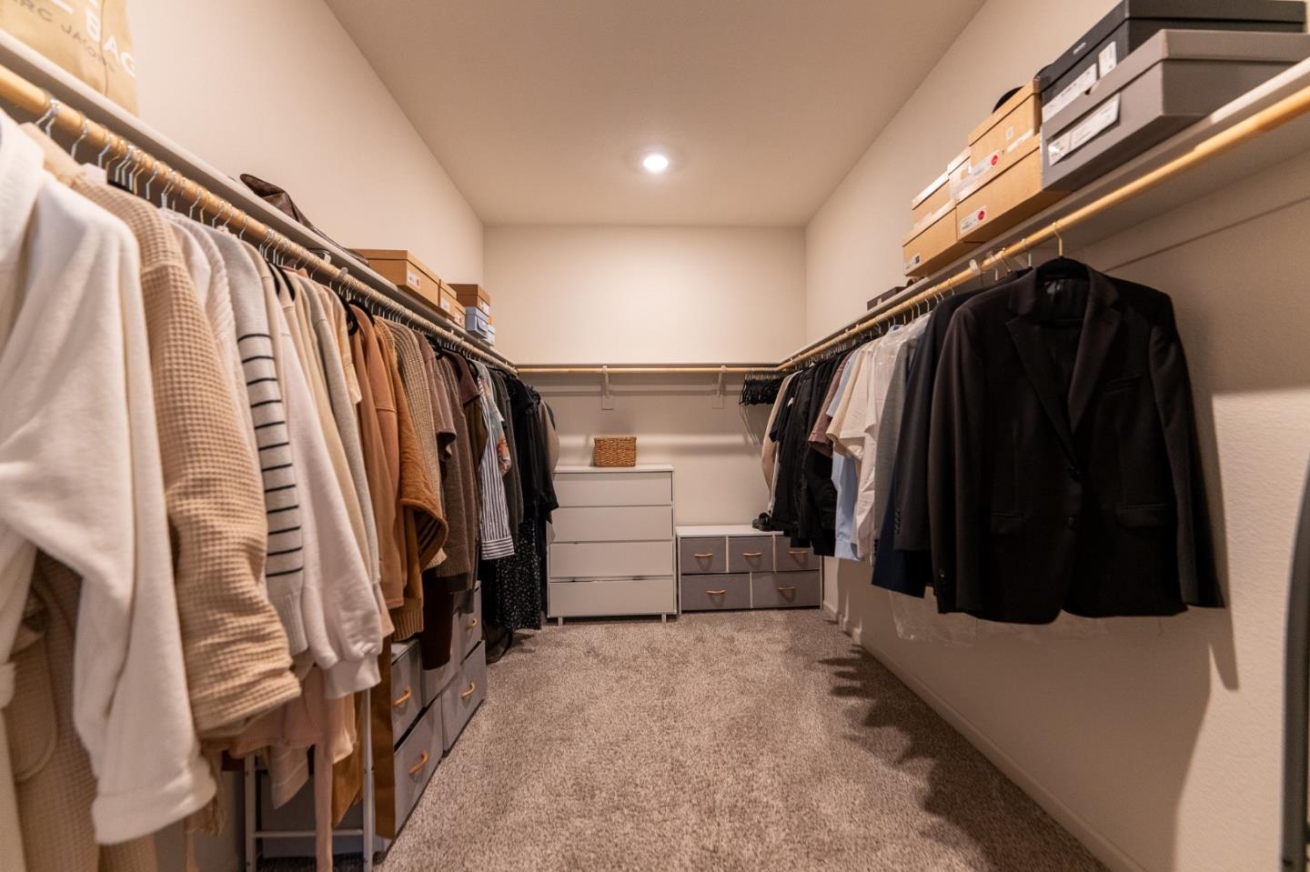 Detail Gallery Image 32 of 61 For 1880 Violet Dr, Hollister,  CA 95023 - 5 Beds | 3/1 Baths