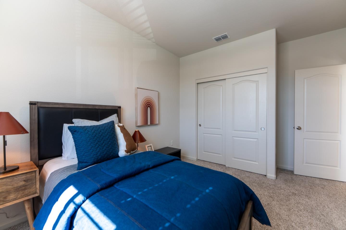 Detail Gallery Image 43 of 61 For 1880 Violet Dr, Hollister,  CA 95023 - 5 Beds | 3/1 Baths