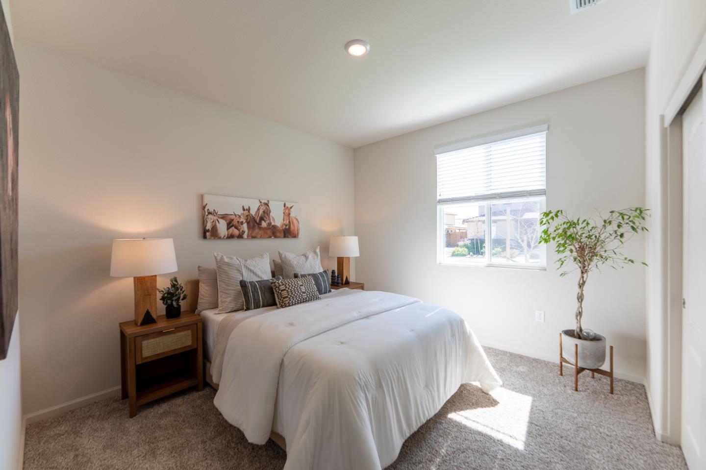 Detail Gallery Image 45 of 61 For 1880 Violet Dr, Hollister,  CA 95023 - 5 Beds | 3/1 Baths