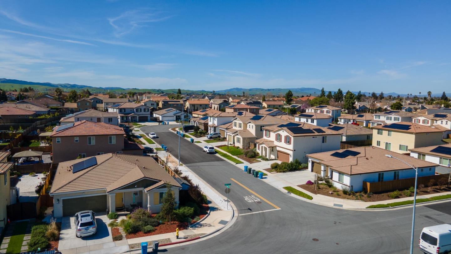 Detail Gallery Image 56 of 61 For 1880 Violet Dr, Hollister,  CA 95023 - 5 Beds | 3/1 Baths