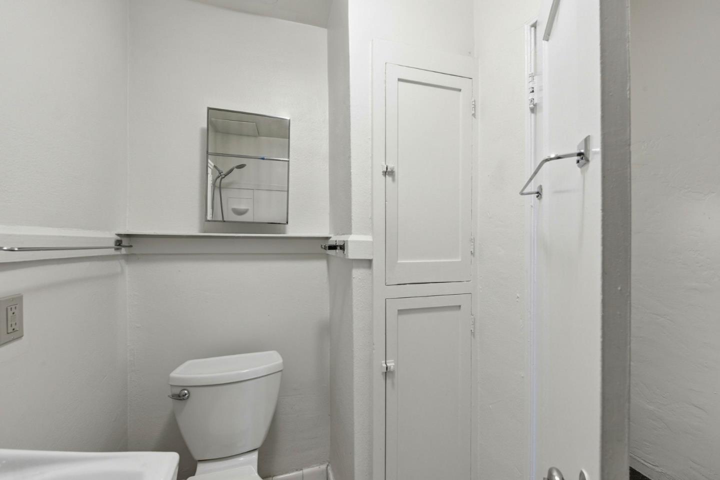 Detail Gallery Image 10 of 24 For 2466 Virginia St, Berkeley,  CA 94709 - – Beds | – Baths