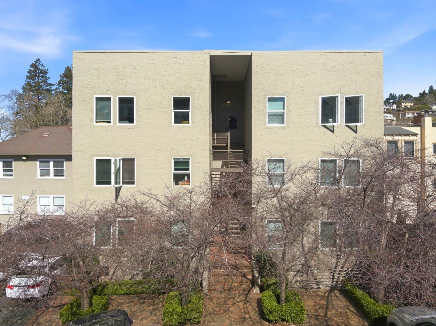 Detail Gallery Image 17 of 24 For 2466 Virginia St, Berkeley,  CA 94709 - – Beds | – Baths