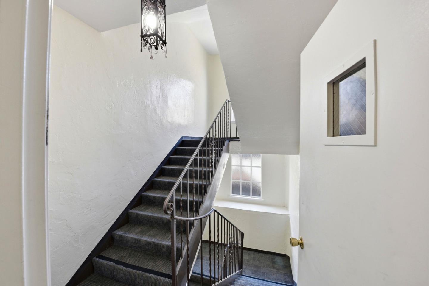 Detail Gallery Image 4 of 24 For 2466 Virginia St, Berkeley,  CA 94709 - – Beds | – Baths