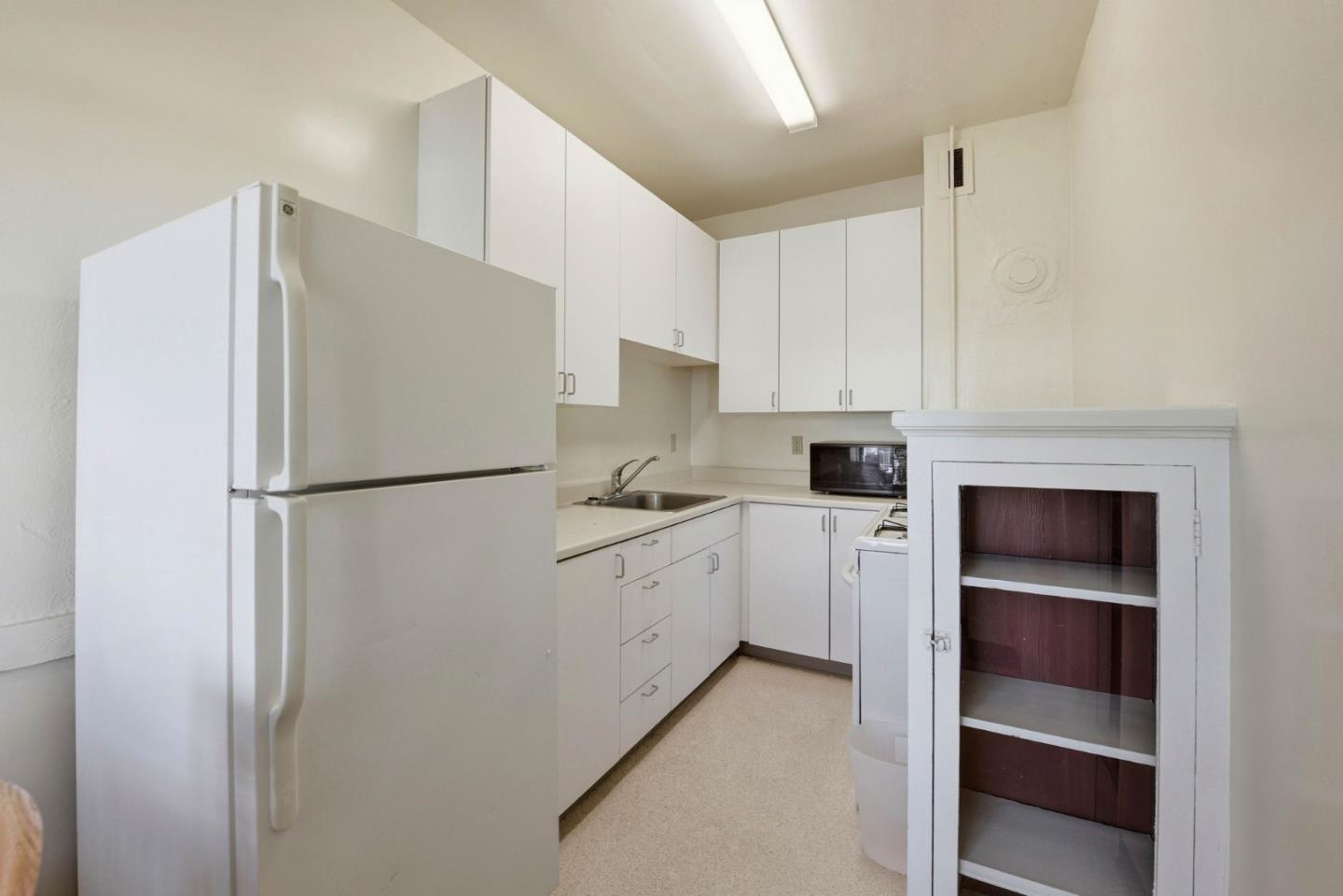 Detail Gallery Image 9 of 24 For 2466 Virginia St, Berkeley,  CA 94709 - – Beds | – Baths