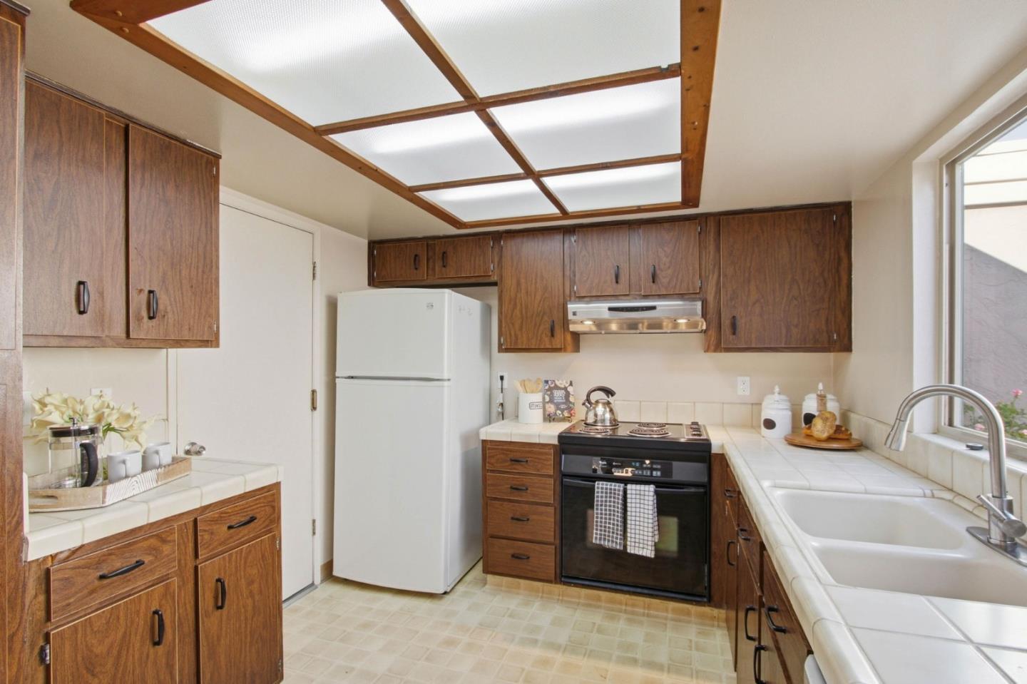 Detail Gallery Image 8 of 25 For 127 Milmar Way, Los Gatos,  CA 95032 - 2 Beds | 2 Baths