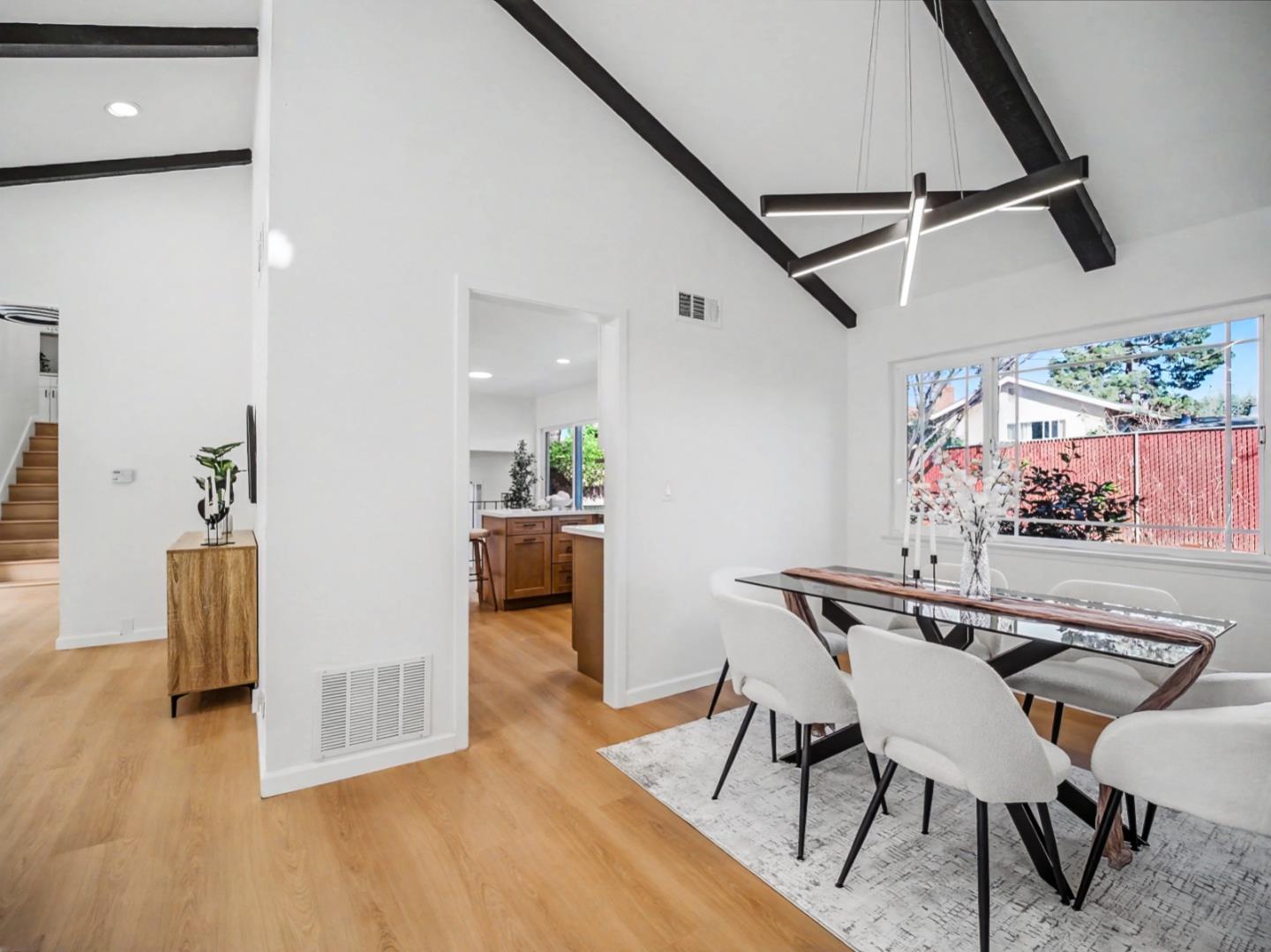 Detail Gallery Image 12 of 42 For 387 Avenida Palmas, San Jose,  CA 95123 - 3 Beds | 2/1 Baths