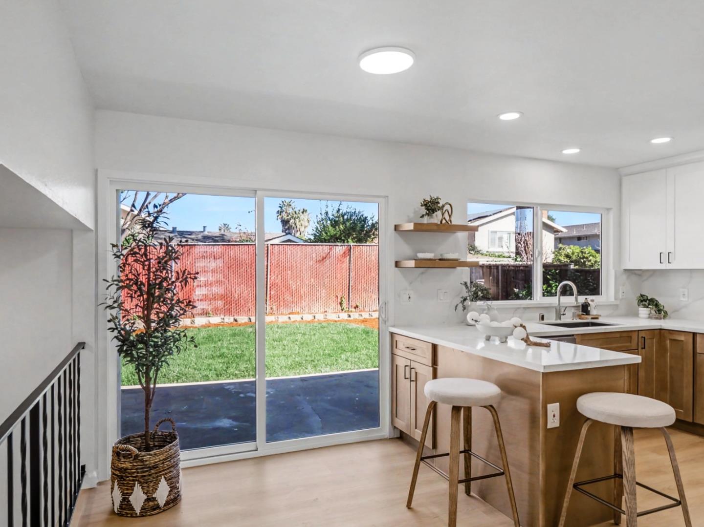 Detail Gallery Image 9 of 42 For 387 Avenida Palmas, San Jose,  CA 95123 - 3 Beds | 2/1 Baths