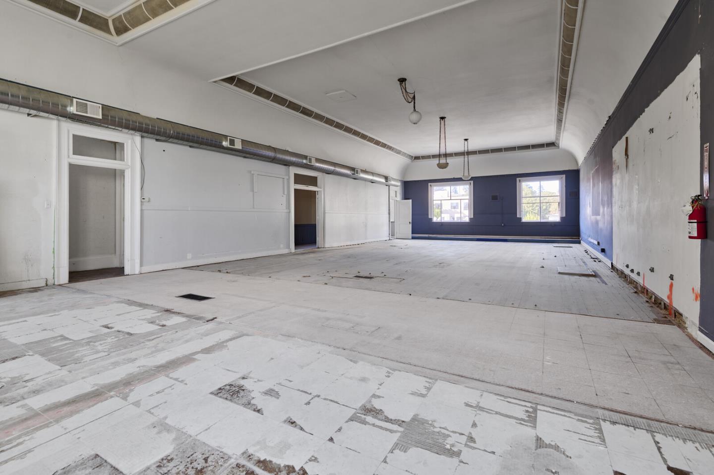 Detail Gallery Image 13 of 18 For 709 S B St, San Mateo,  CA 94401 - – Beds | – Baths