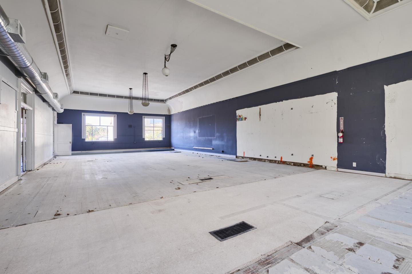 Detail Gallery Image 14 of 18 For 709 S B St, San Mateo,  CA 94401 - – Beds | – Baths