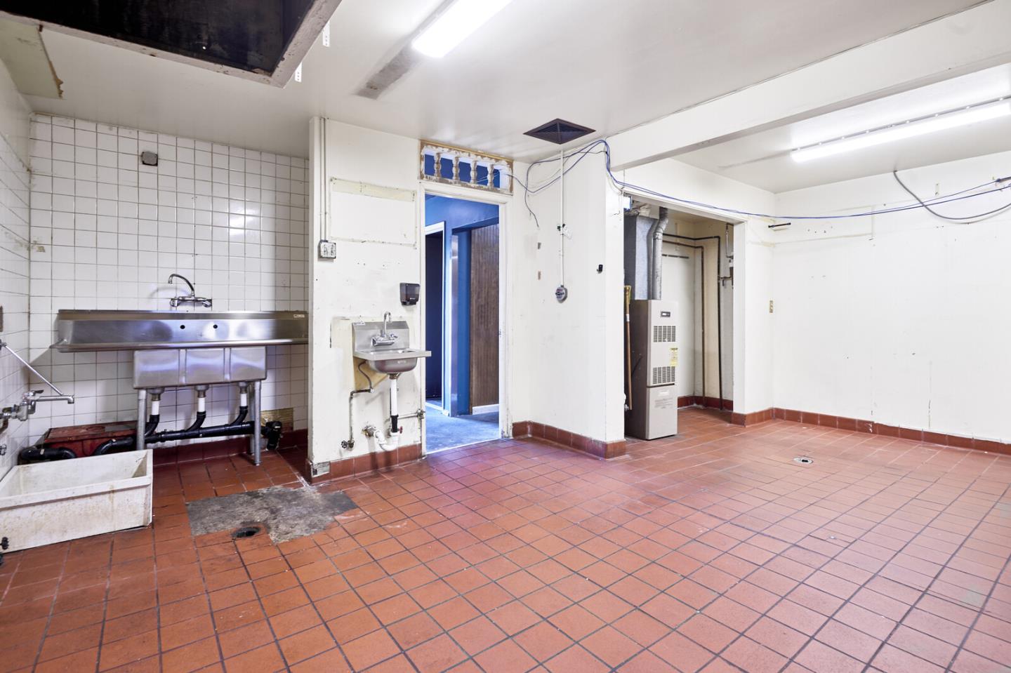 Detail Gallery Image 7 of 18 For 709 S B St, San Mateo,  CA 94401 - – Beds | – Baths