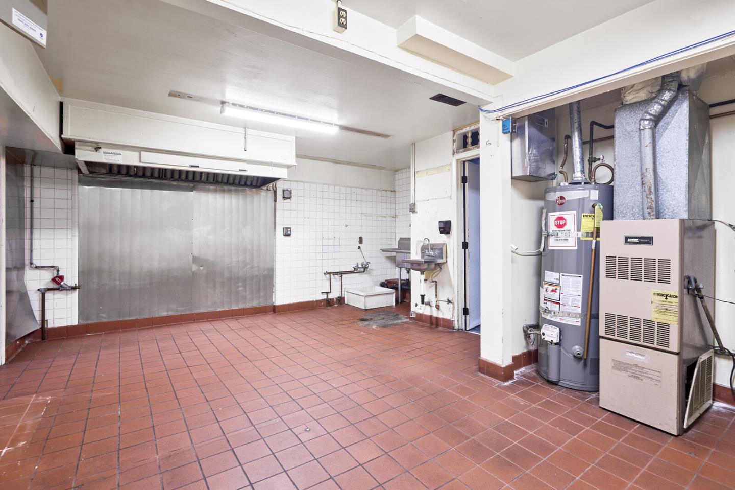 Detail Gallery Image 8 of 18 For 709 S B St, San Mateo,  CA 94401 - – Beds | – Baths