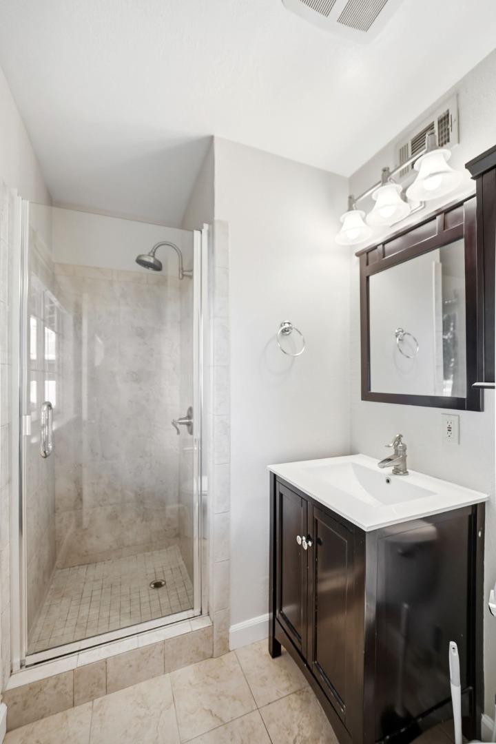 Detail Gallery Image 13 of 26 For 1612 Wendy Dr, Pleasant Hill,  CA 94523 - 3 Beds | 2 Baths